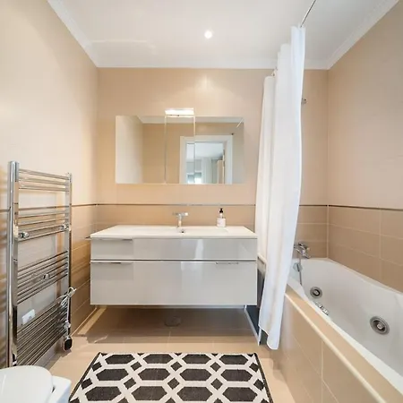 3br In New Andalucia Marbella